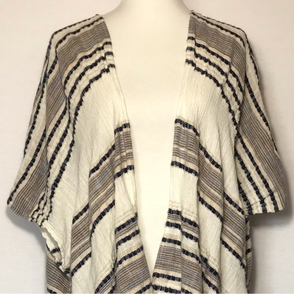 American Eagle White Tan Black Striped Open Front Fringe Poncho Size O/S - Picture 2 of 15